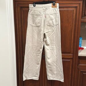 Levi’s Premium High Loose Wide Leg Jeans
Size waist 30 length 31
Like new